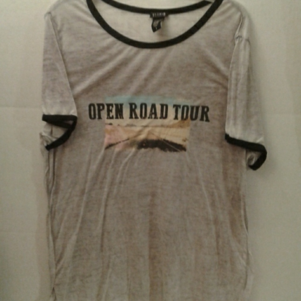 TORRID  Tee Shirt Size 1 (I)